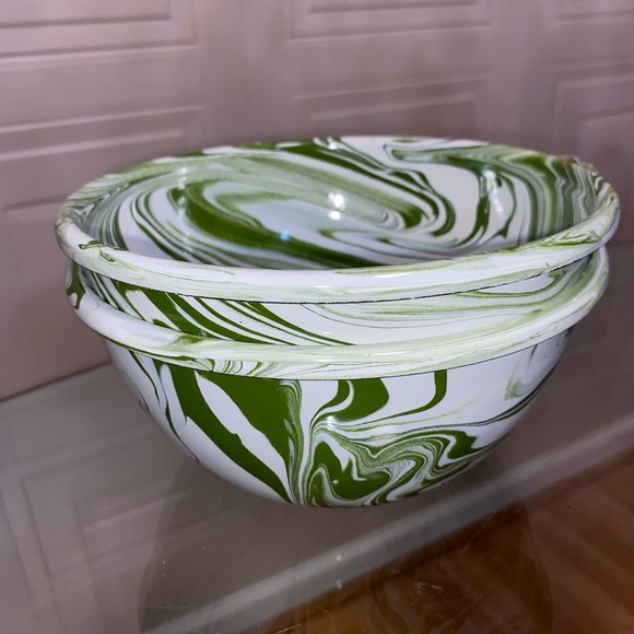 Enamelware Set of 2 Hand-Painted Bowls 3" High x 6.5" Wide Made in Columbia - Picture 9 of 10